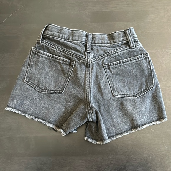 Old Navy Girls Black Jean Shorts - Picture 2 of 3